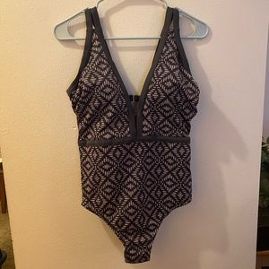 Target Dreamsuit by Miracle Brands in Geometric Print Sz 10